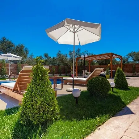 Villa Little Pines By Interhome